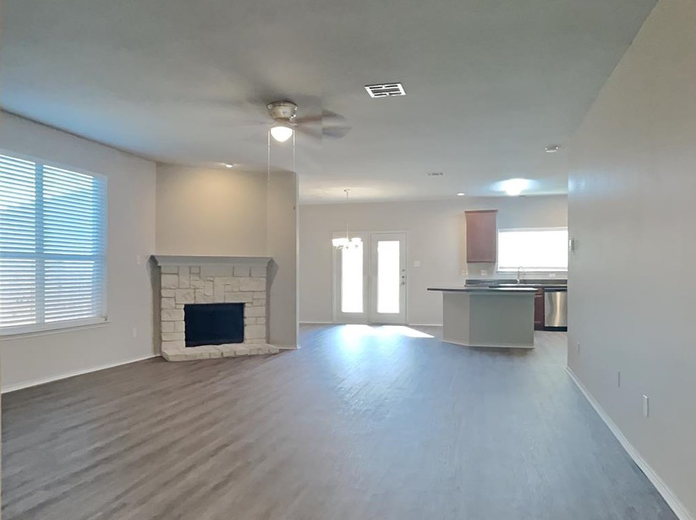 8633 Gray Shale Dr, Fort Worth, TX 76179