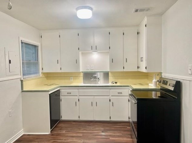 3760 Kris St, Fort Worth, TX 76180