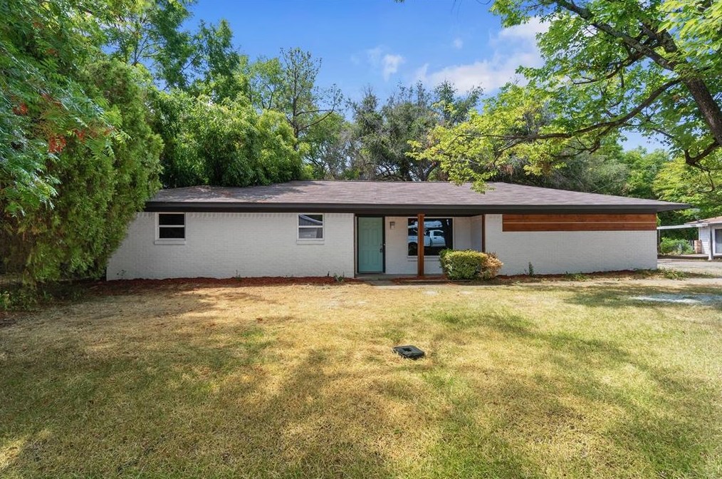 501 E 2nd St, Quinlan, TX 75474