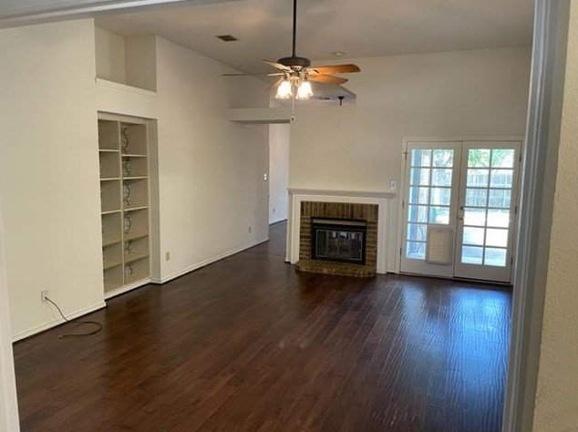 1300 Savoy Dr, Carrollton, TX 75006