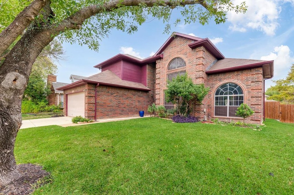 6821 Old Mill Rd, North Richland Hills, TX 76182