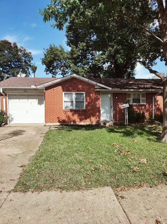 805 Rosewood Hills Dr, Garland, TX 75040