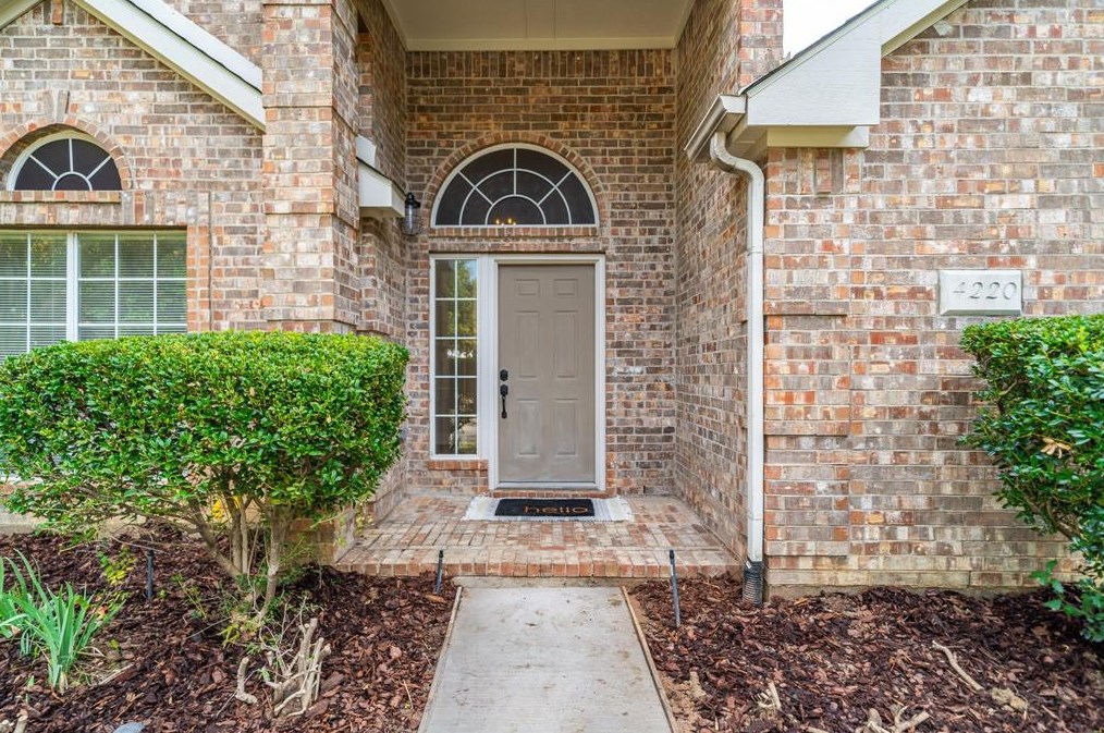 4220 Oak Grove Dr, Carrollton, TX 75010