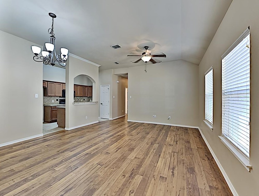 1427 Piedmont Dr, Midlothian, TX 76063