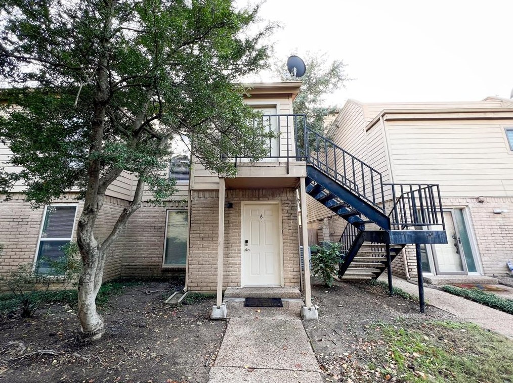 7031 Holly Hill Dr, Dallas, TX 75231-5150