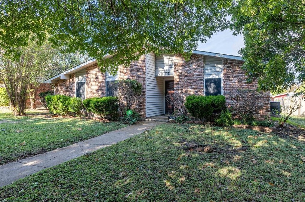 7219 Lost Canyon Dr, Dallas, TX 75249-1123