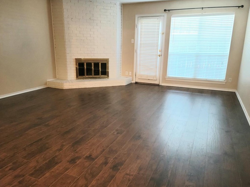 1255 Roaring Springs Rd, Fort Worth, TX 76114