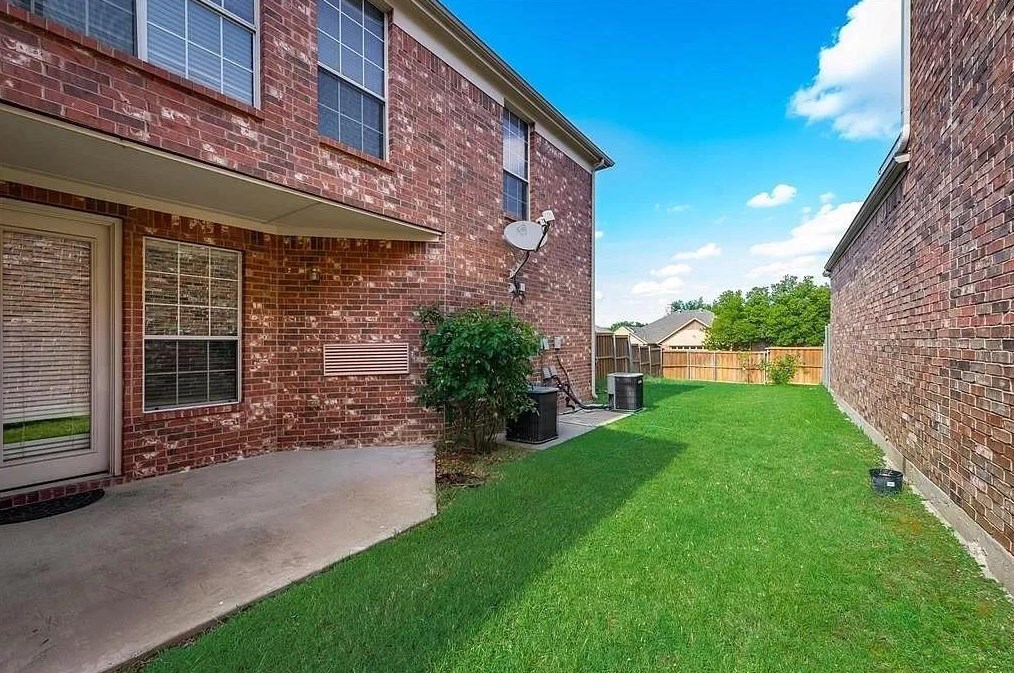 9200 Dillon Trl, Irving, TX 75063