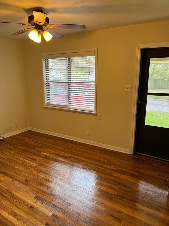 647 E South St, Whitesboro, TX 76273
