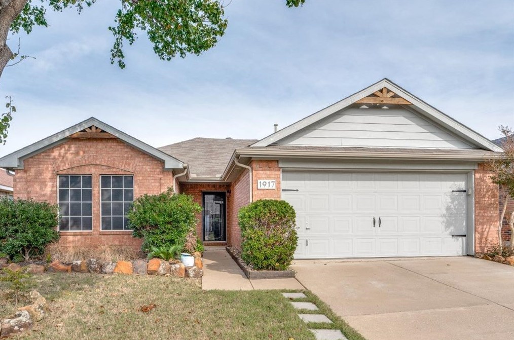 1917 Livingston Ln, Oak Point, TX 75068