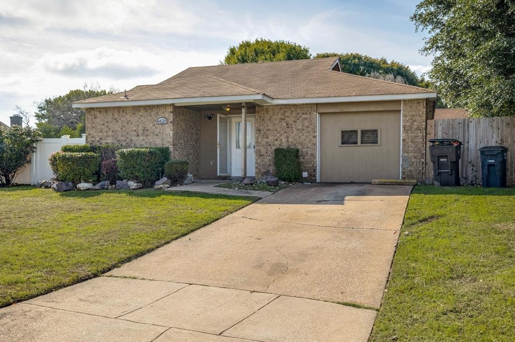 6620 Brookhaven Ct, Fort Worth, TX 76133