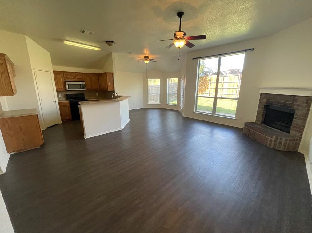 4528 Wheatland Dr, Fort Worth, TX 76179