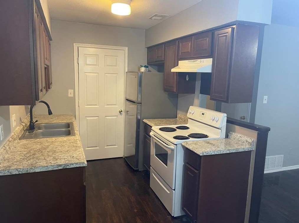 147 Allencrest Dr #b, Fort Worth, TX 76108