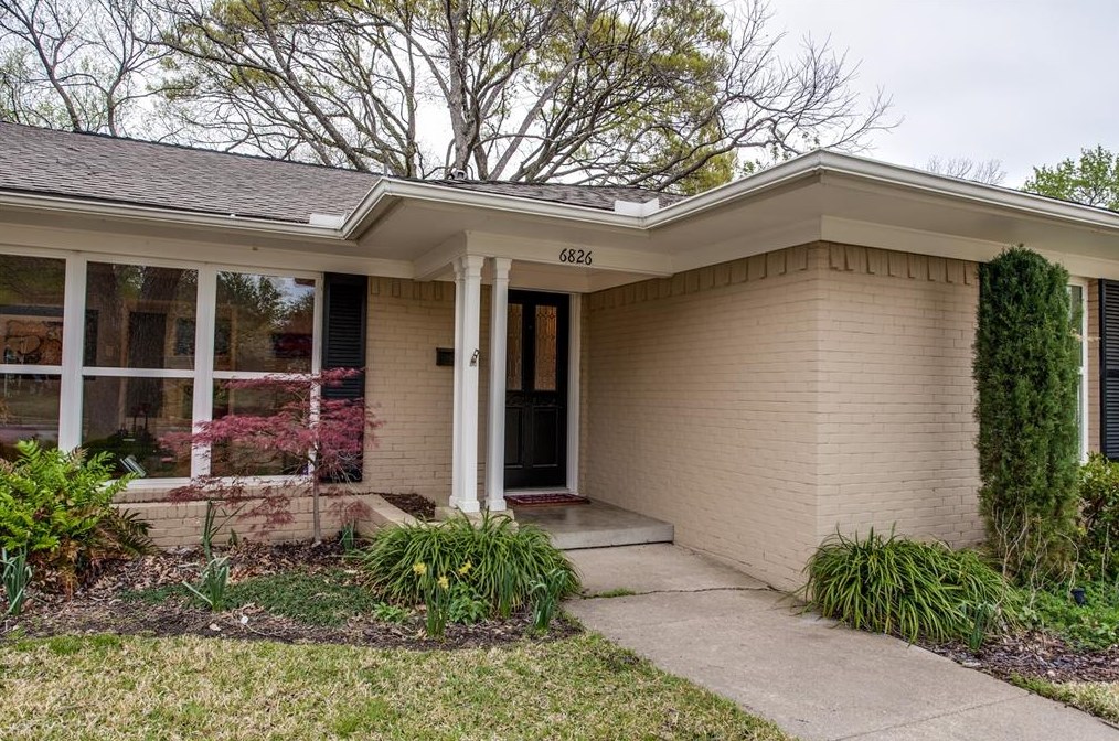 6826 Winchester St, Dallas, TX 75231