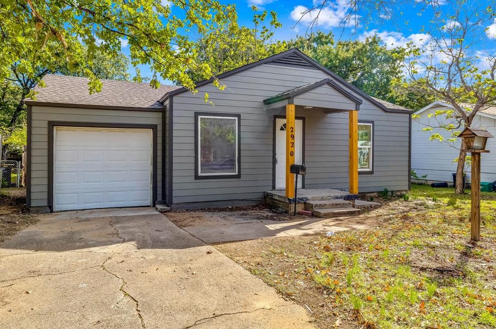 2920 Oakwood St, Fort Worth, TX 76117