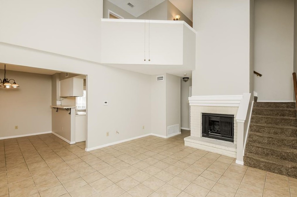 137 Callender Dr, Fort Worth, TX 76108