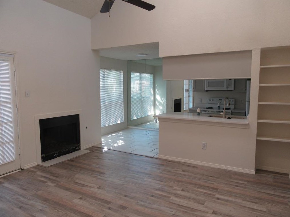 5750 Phoenix Dr Apt 17, Dallas, TX 75231