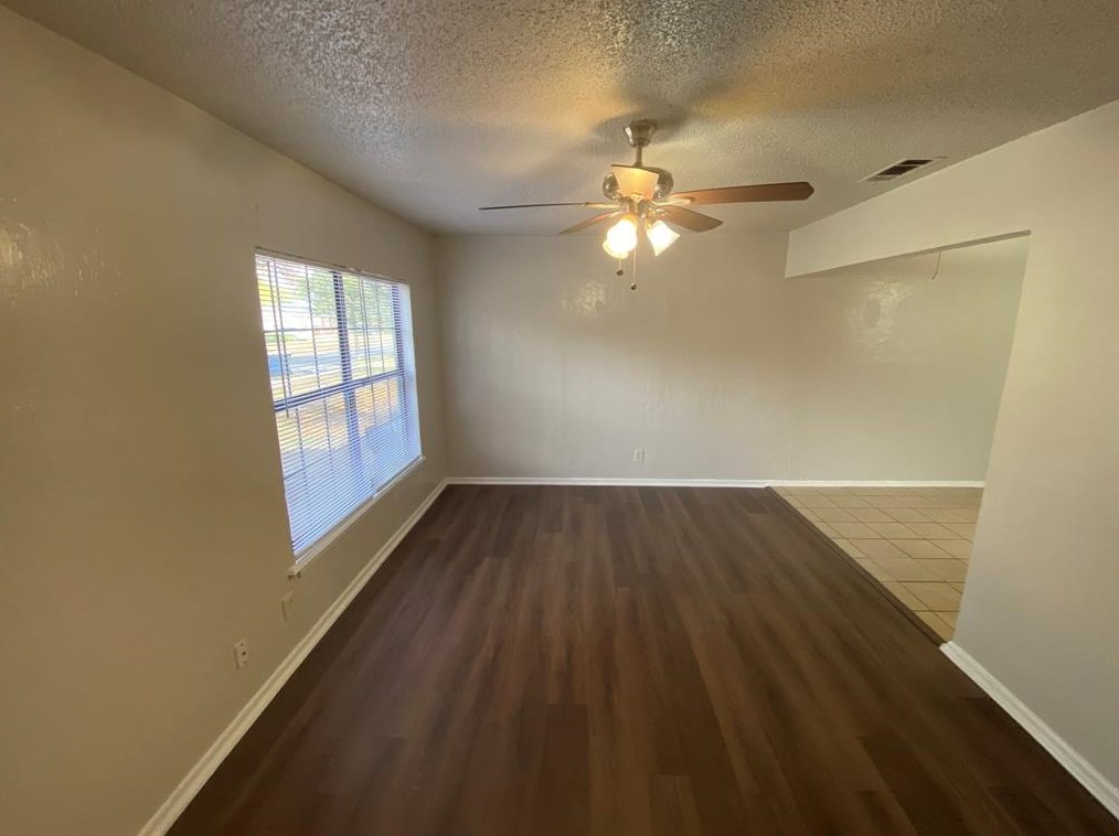 11212 Desdemona Dr, Dallas, TX 75228