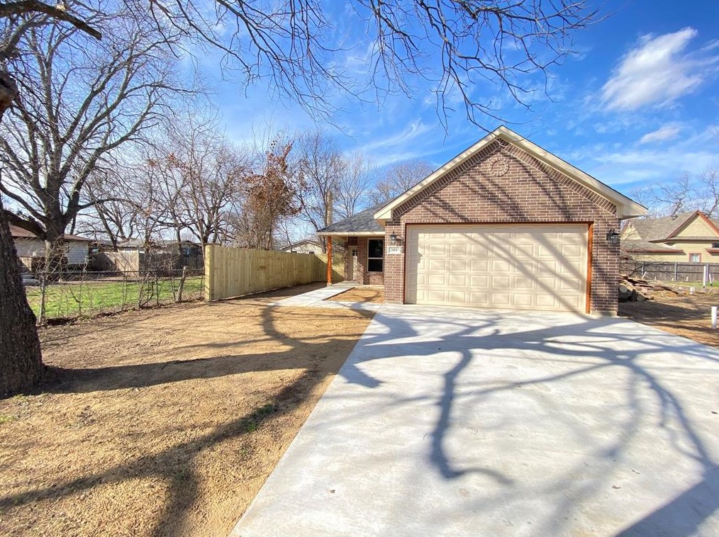 309 Robbins St, Cleburne, TX 76031