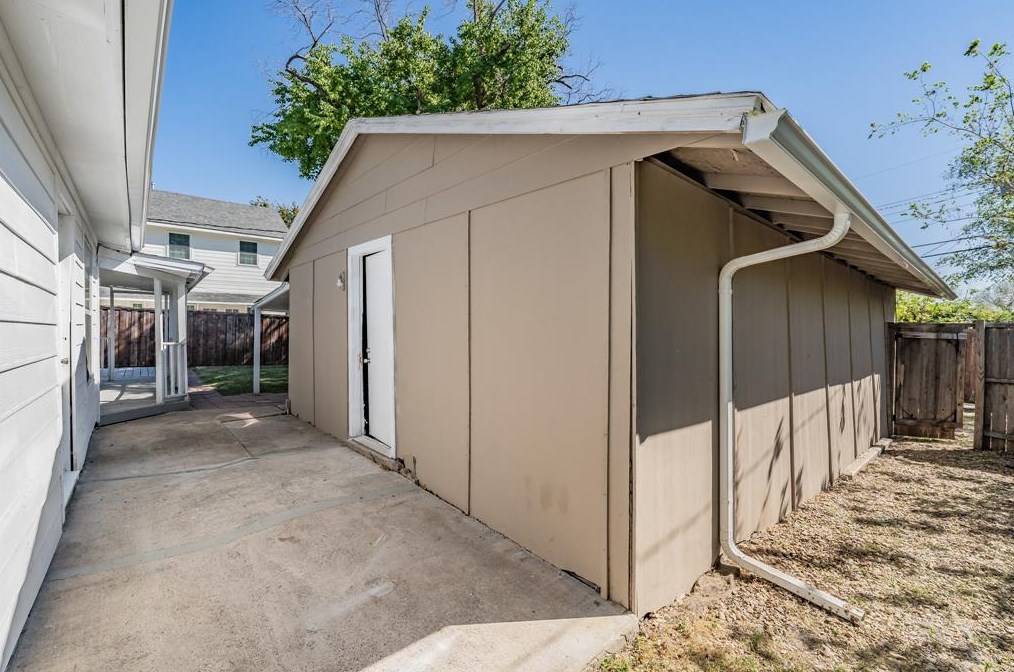 2914 Scottsbluff Dr, Dallas TX  75228-4505 exterior