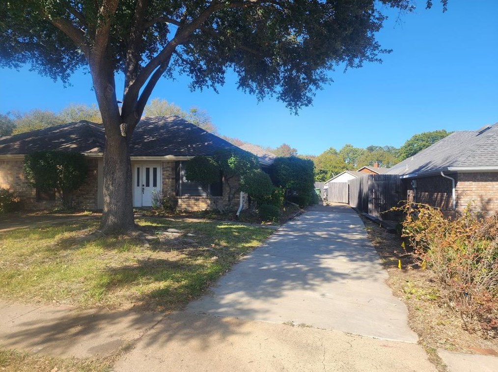 5205 Kelso Ln, Garland TX  75043-4810 exterior