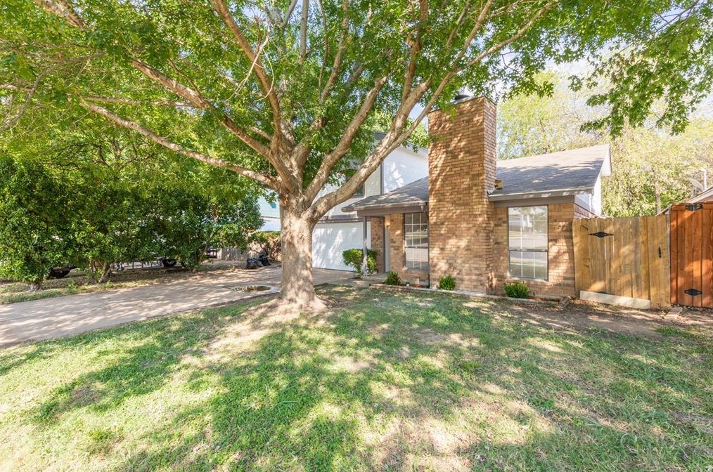 311 Allencrest Dr, Fort Worth, TX 76108