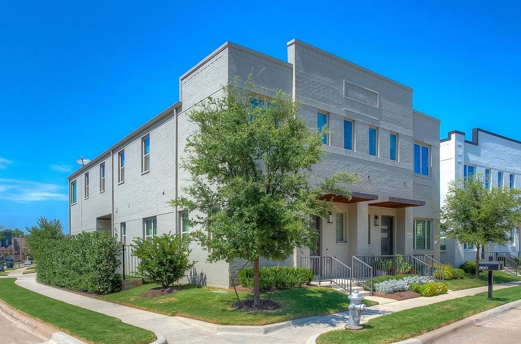 2818 Merrimac St, Fort Worth, TX 76107