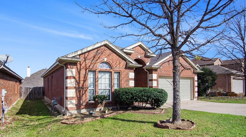 6036 Horse Trap Dr, Fort Worth, TX 76179