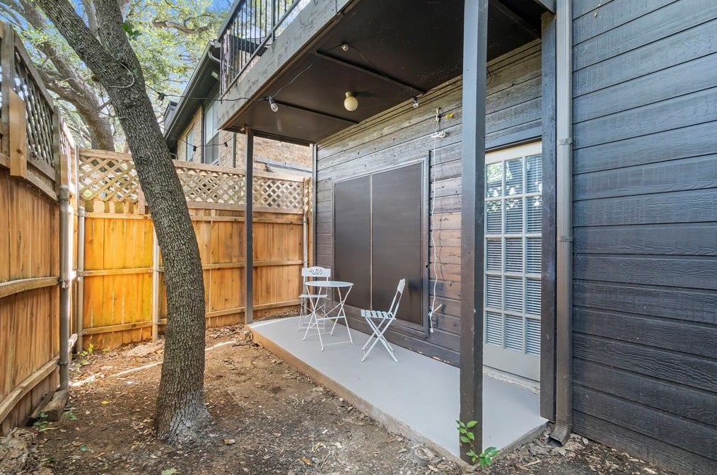 7525 Holly Hill Cir, Dallas TX  75231 exterior