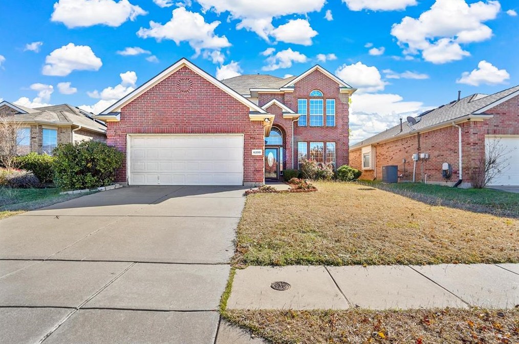 6200 Melanie Dr, Fort Worth, TX 76131