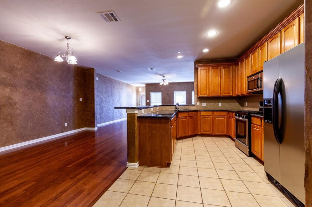 8816 Stargazer Dr, Mckinney TX  75070-6413 exterior