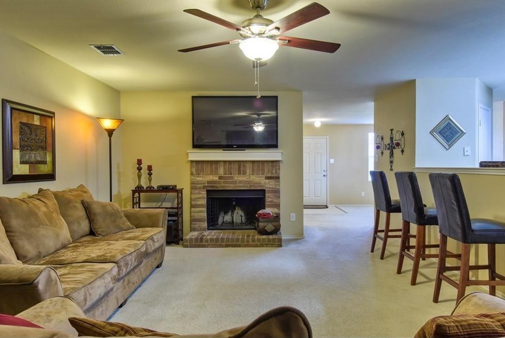 9204 Penny Ln, Fort Worth, TX 76123