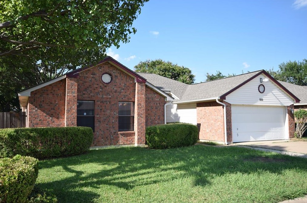 800 Richards Dr, Cedar Hill, TX 75104
