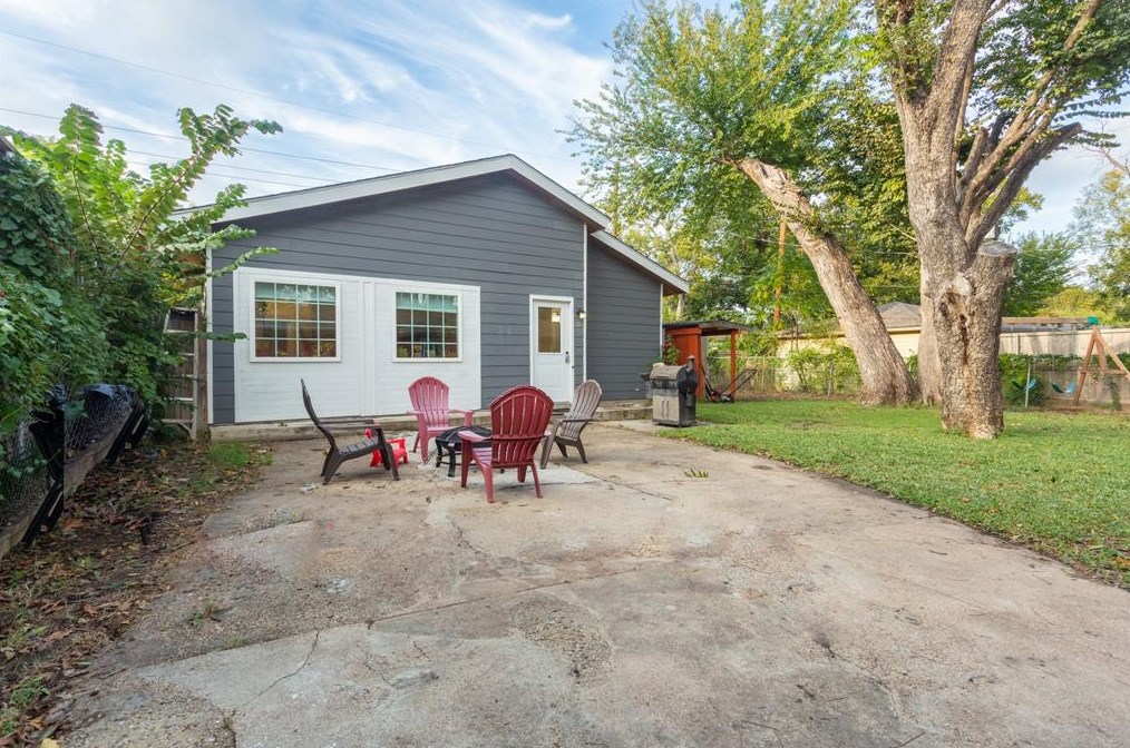 6665 Highgate Ln, Dallas TX 75214-2200 exterior