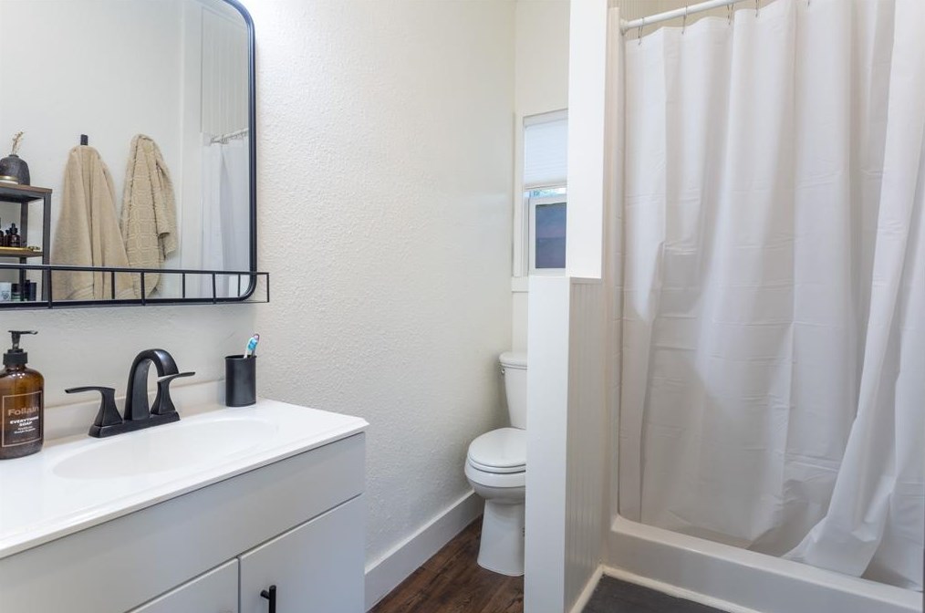 6665 Highgate Ln, Dallas TX 75214-2200 exterior