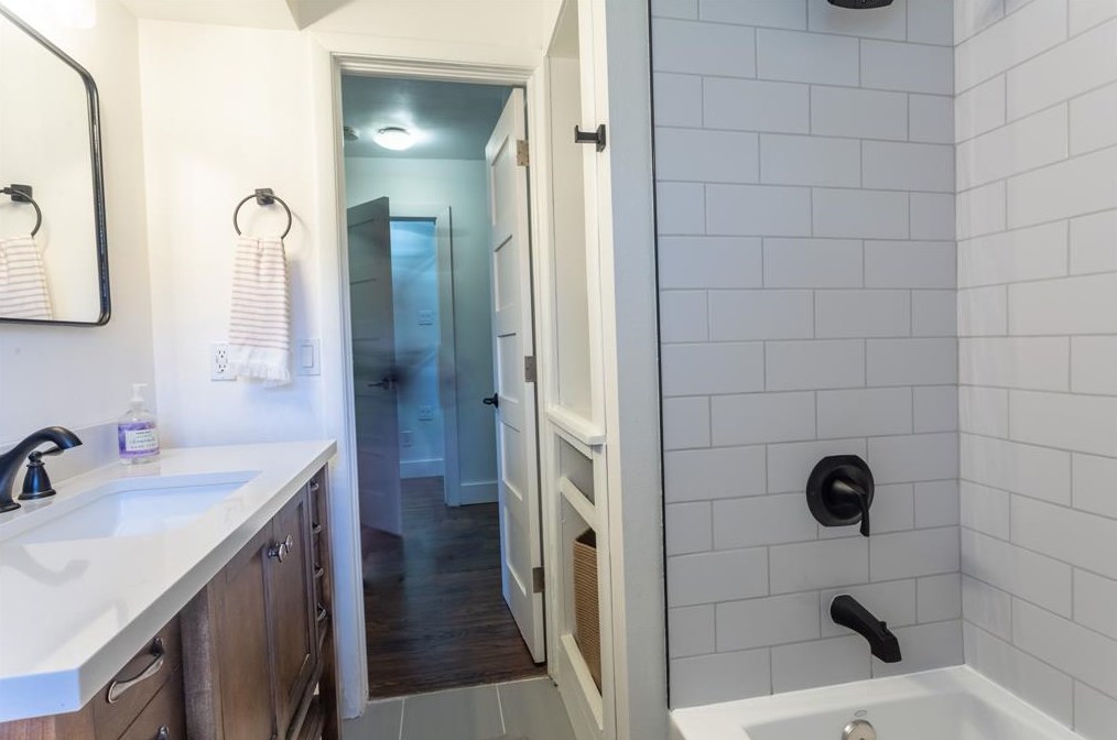 6665 Highgate Ln, Dallas TX 75214-2200 exterior