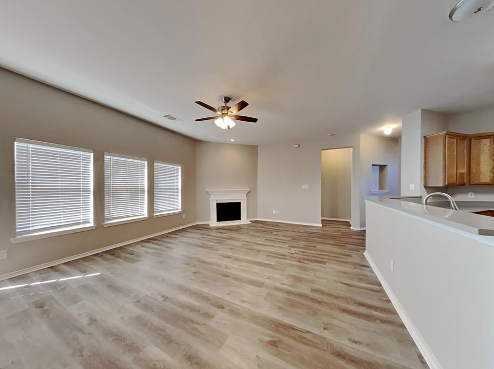 206 Troy Ln, Oak Leaf, TX 75154