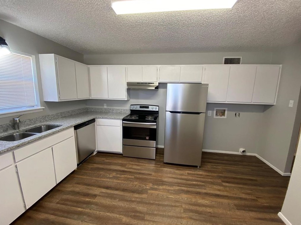 1300 Berry Dr #a, Cleburne, TX 76033