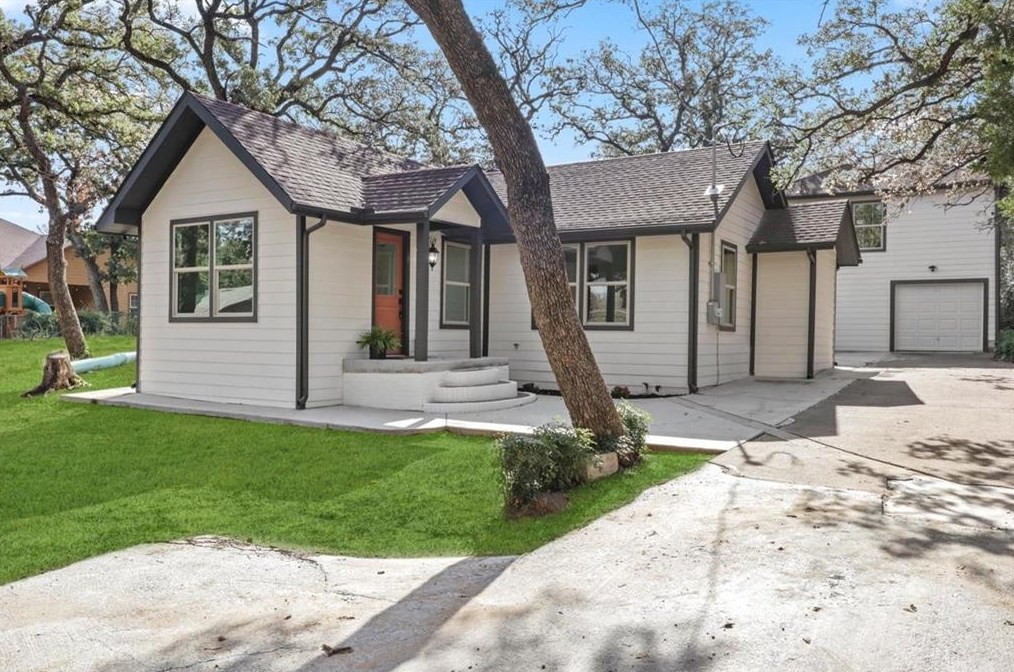 3030 Mecca St, Fort Worth TX  76119-3228 exterior