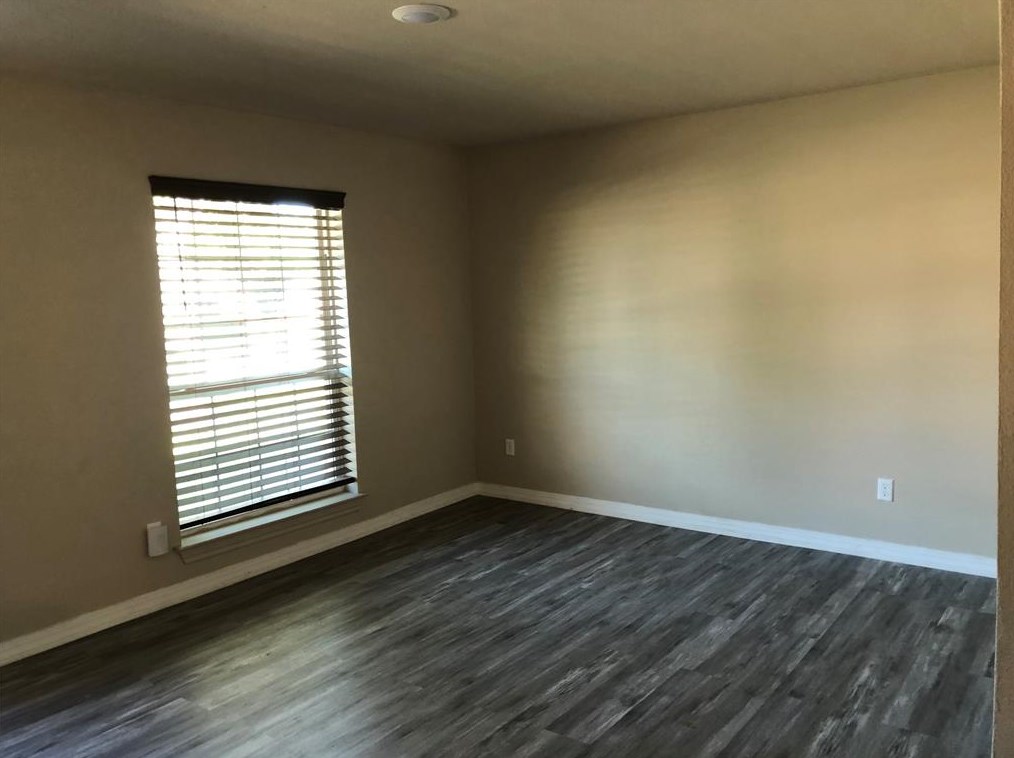 3327 Wise Dr, Mesquite TX  75150-2557 exterior