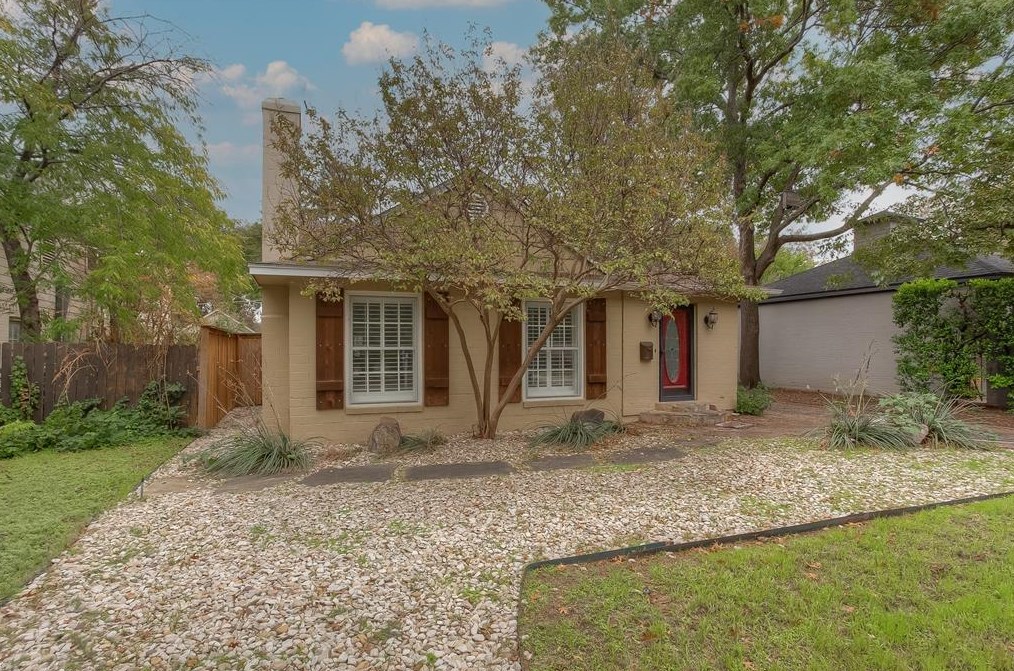 3425 Stadium Dr, Fort Worth, TX 76109