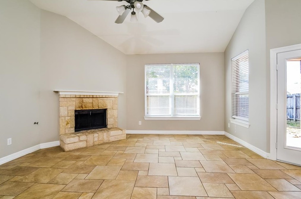 1414 Nighthawk Dr, Oak Point, TX 75068
