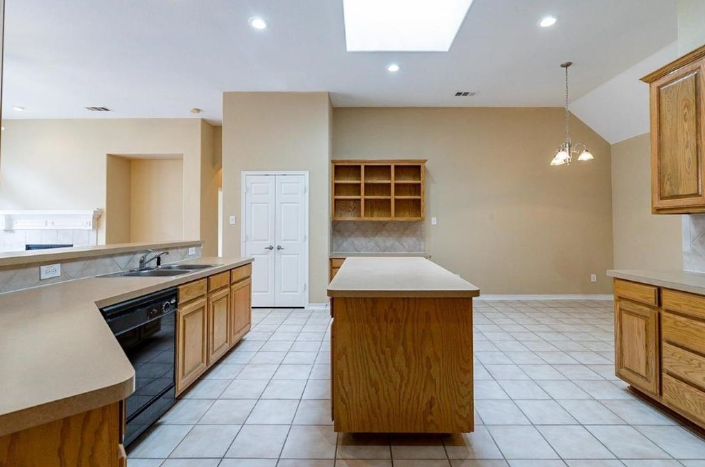 945 Shiprock Rd, Frisco, TX 75033