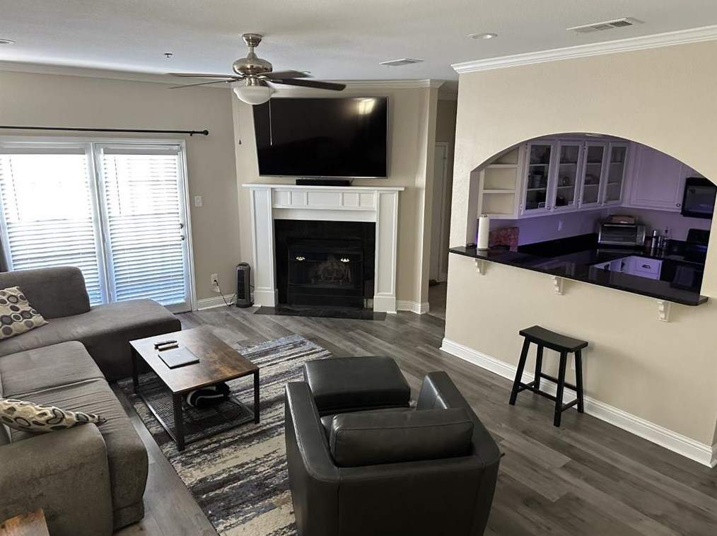 4102 Buena Vista St Unit 10, Dallas, TX 75204