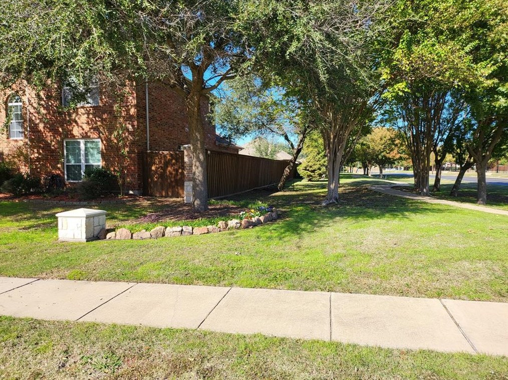 3305 Silver Springs Way, Rowlett, TX 75089