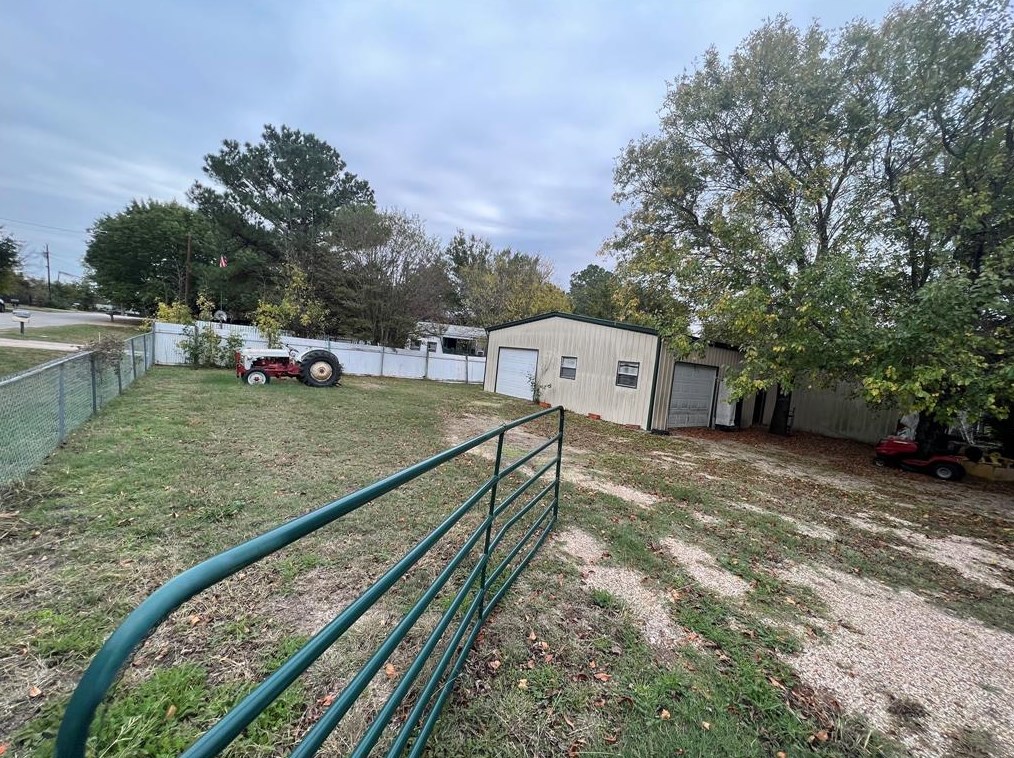 1304 Marie St, Joshua, TX 76058-5533