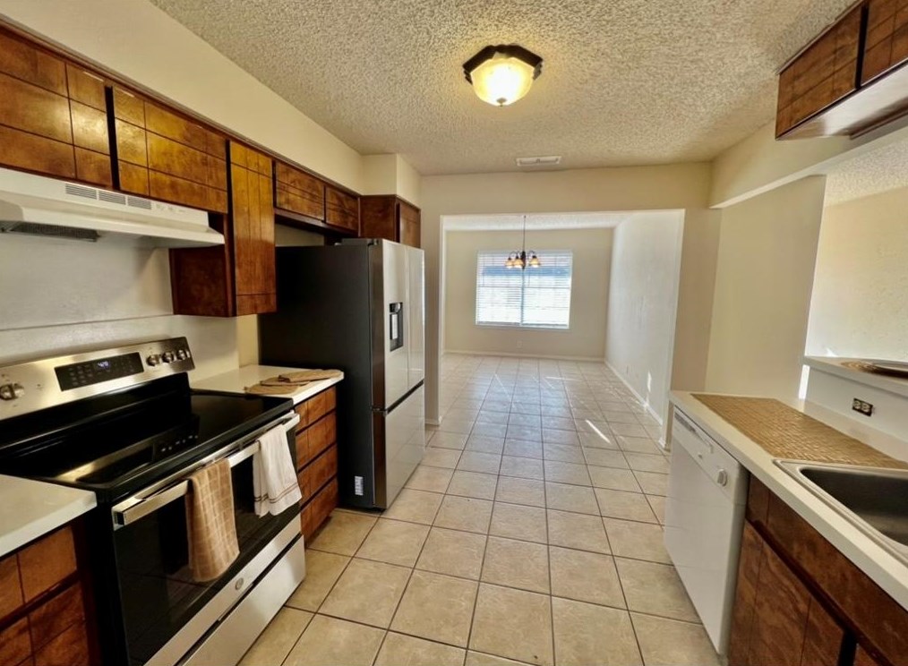 1401 N Nolan River Rd #b, Cleburne, TX 76033