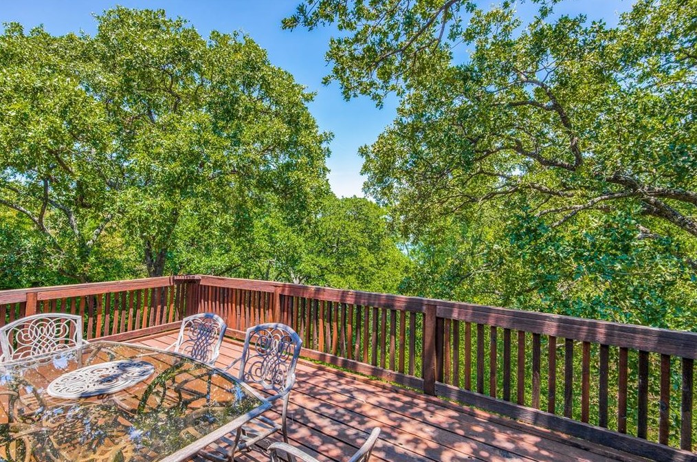 214 Scenic Dr, Lewisville, TX 75077