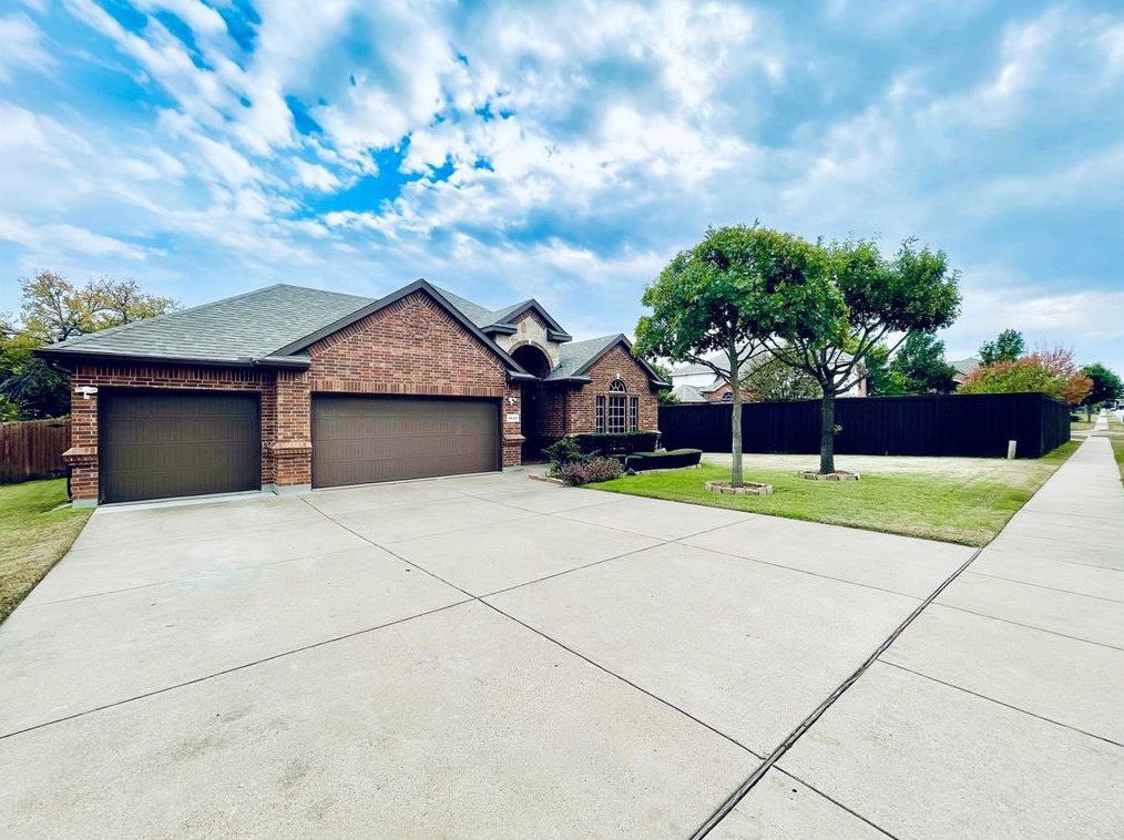 5823 Summerwood Dr, Grand Prairie, TX 75052-0434
