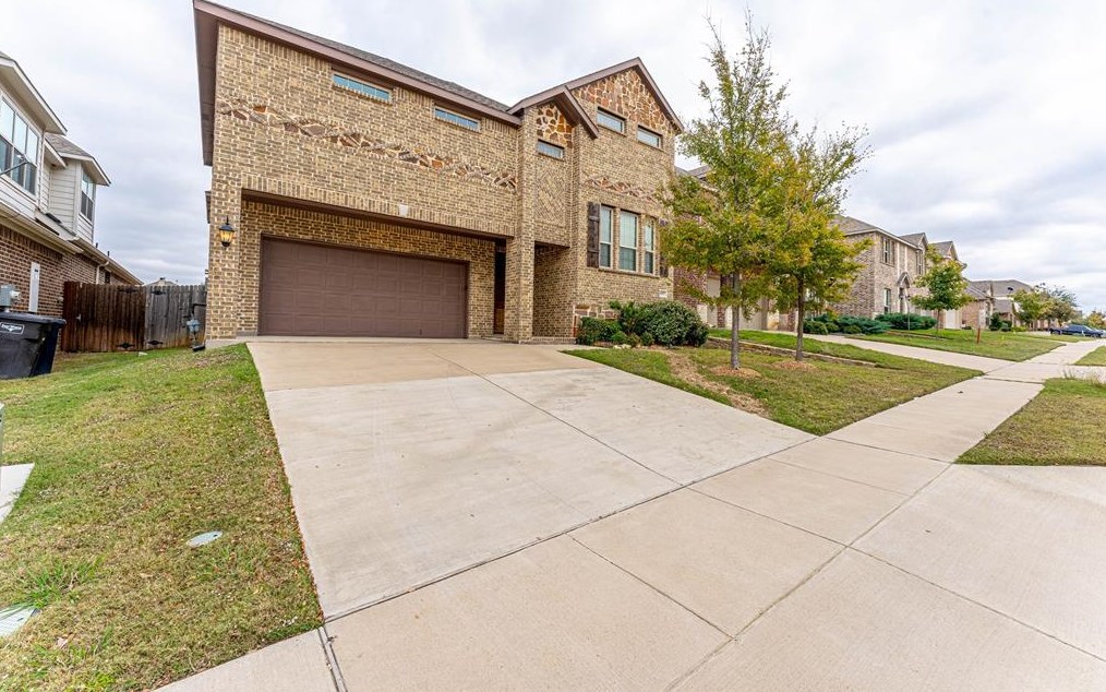 8317 Meadow Sweet Ln, Fort Worth, TX 76123